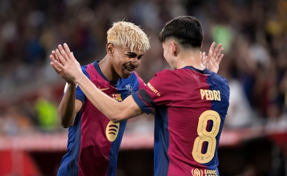 官宣：device正式加盟100 Thieves