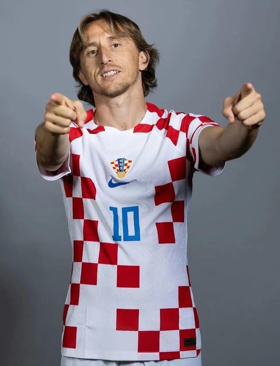 2025年中国足协杯决赛将上演国安 vs 河南之战，国安压力大，河南轻装上阵，两队争夺冠军，势均力敌。